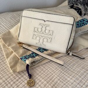 Tory Burch White Wristlet